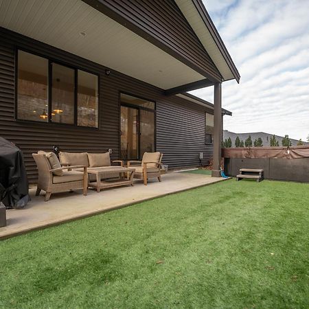 Mountain Retreat With Views, Hot Tub, Games & Ac Villa Chilliwack Exterior foto