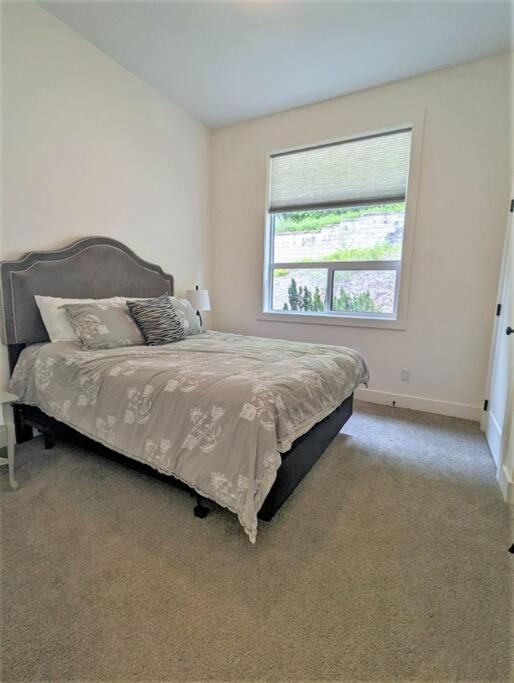 Mountain Retreat With Views, Hot Tub, Games & Ac Villa Chilliwack Exterior foto