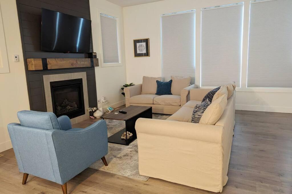 Mountain Retreat With Views, Hot Tub, Games & Ac Villa Chilliwack Exterior foto